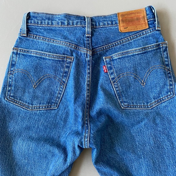 SOLD** Levi’s 501 Straight Cropped - Picture 3 of 7